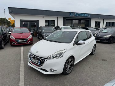 PEUGEOT 208 2014