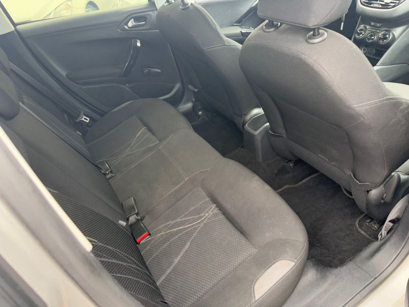 PEUGEOT 208 2013