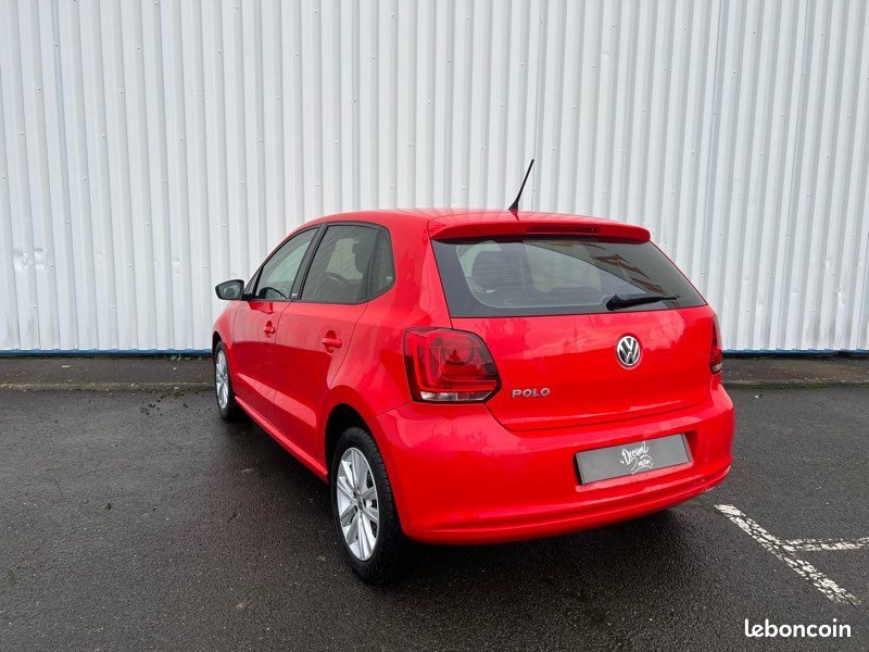 VOLKSWAGEN POLO 2012