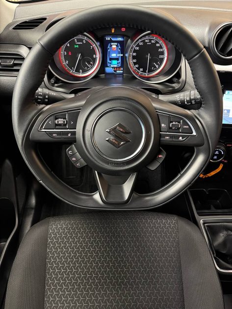 SUZUKI SWIFT 1.2i 83cv HYBRID 2023