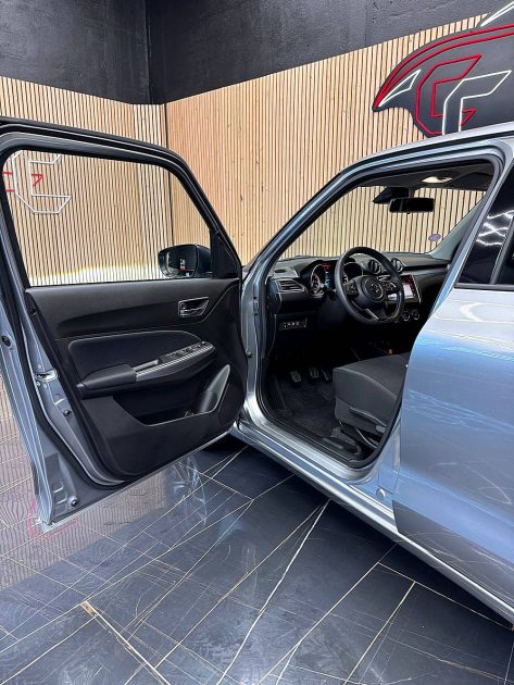 SUZUKI SWIFT 1.2i 83cv HYBRID 2023