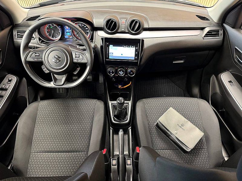 SUZUKI SWIFT 1.2i 83cv HYBRID 2023