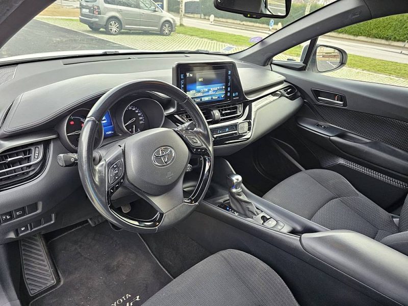 TOYOTA C-HR 2019