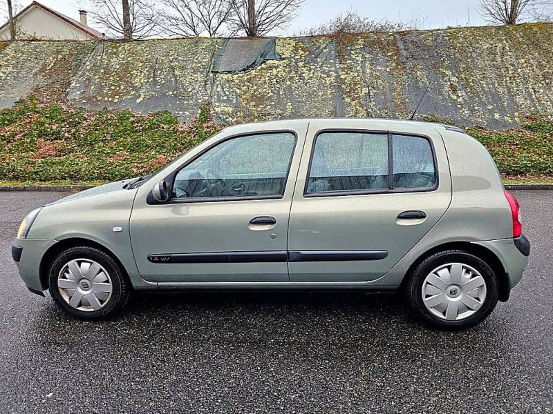 RENAULT CLIO 2003