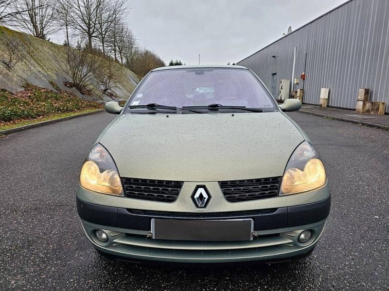 RENAULT CLIO 2003