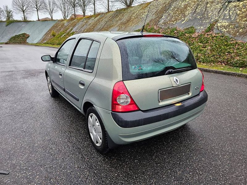 RENAULT CLIO 2003
