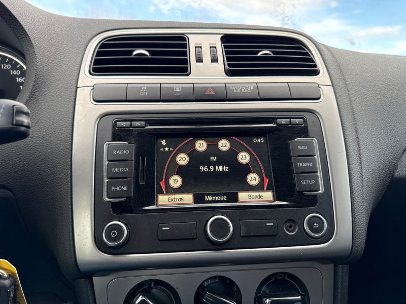 VOLKSWAGEN POLO 2013