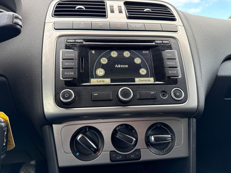 VOLKSWAGEN POLO 2013