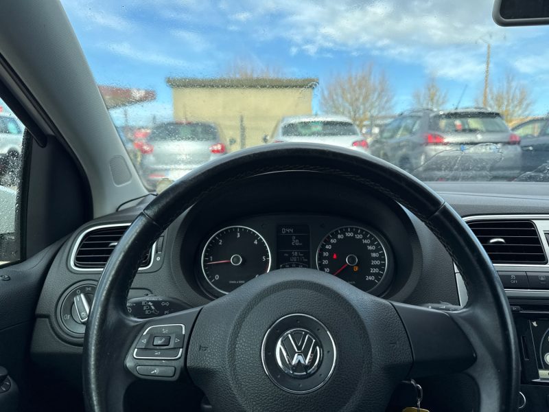 VOLKSWAGEN POLO 2013