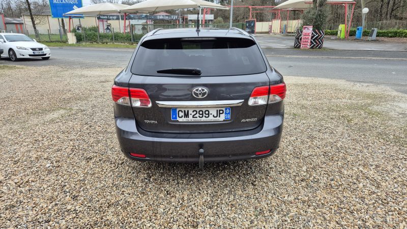 TOYOTA AVENSIS 2012