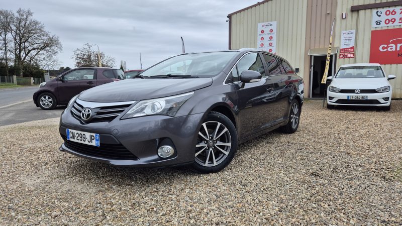 TOYOTA AVENSIS 2012