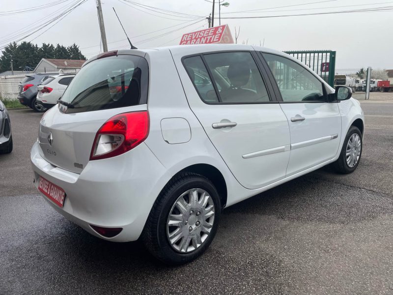 RENAULT CLIO 2013 1.2I 75CV CRIT'AIR 14