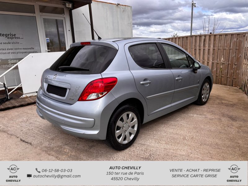 PEUGEOT 207 1.4 VTi 95 ch Envy /Clim/Radar ar/Régulateur/Toit pano