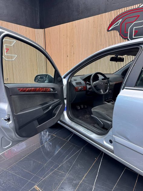 OPEL ASTRA 2005