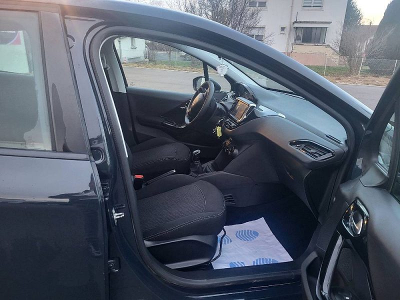 PEUGEOT 208 I (CA_, CC_) 2019