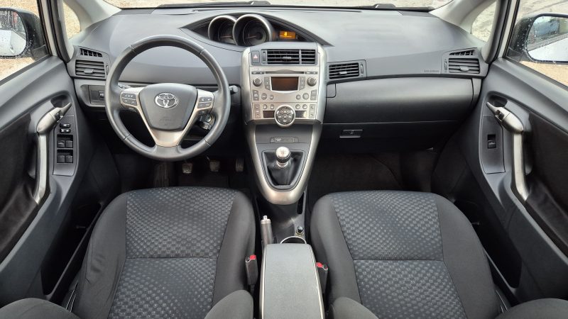 TOYOTA VERSO 2009