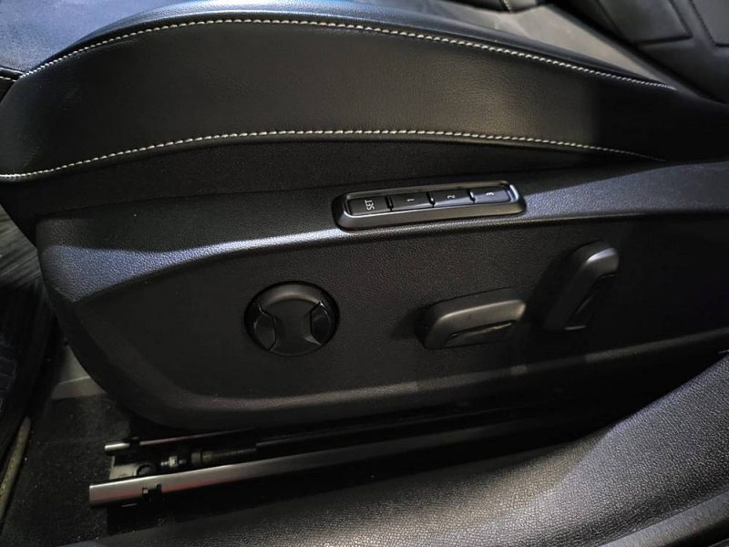 SEAT LEON 1.5 TFSI 150cv TOIT OUVRANT / VIRTUAL COCKPIT / SIEGE ELECTRIQUE+MEMOIRE / CARPLAY