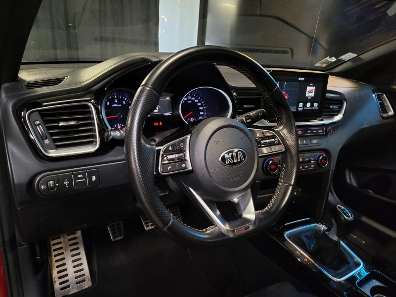 KIA PROCEED 1.0 GDI 120cv BVM6 GT LINE / SUIVI KIA / TOIT OUVRANT / CAMERA DE RECUL / CARPLAY