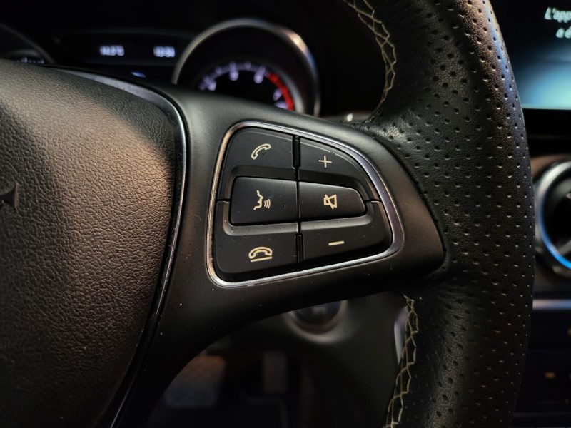 MERCEDES CLASSE GLA 180 122cv SENSATION / SUIVI MERCEDES / 2EME MAIN / CAMERA DE RECUL / HAYON ELECT