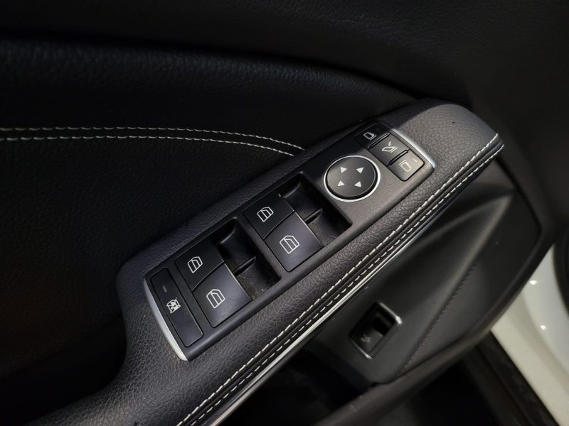 MERCEDES CLASSE GLA 180 122cv SENSATION / SUIVI MERCEDES / 2EME MAIN / CAMERA DE RECUL / HAYON ELECT