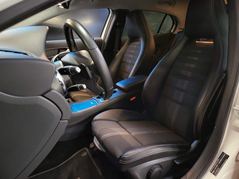 MERCEDES CLASSE GLA 180 122cv SENSATION / SUIVI MERCEDES / 2EME MAIN / CAMERA DE RECUL / HAYON ELECT