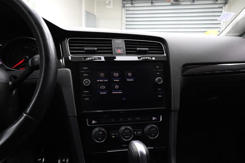 VOLKSWAGEN Golf 2017