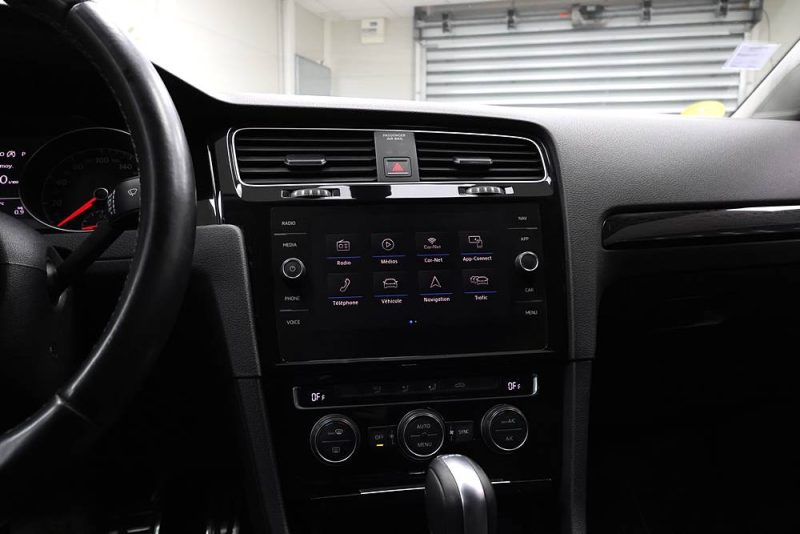 VOLKSWAGEN Golf 2017