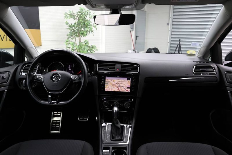 VOLKSWAGEN Golf 2017