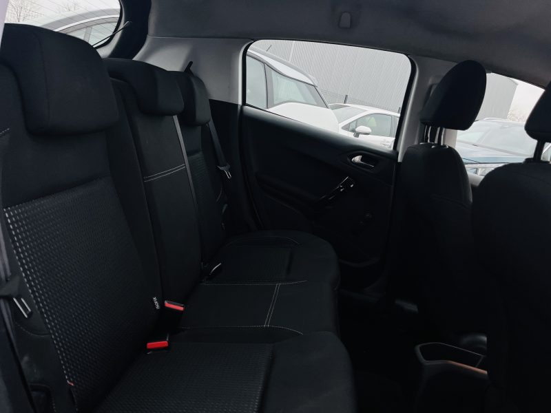 PEUGEOT 208 ACTIVE BUSINESS 1.5 BlueHDi 100ch