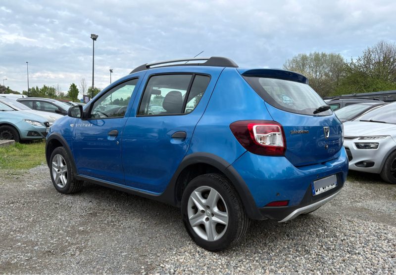 DACIA SANDERO 2015