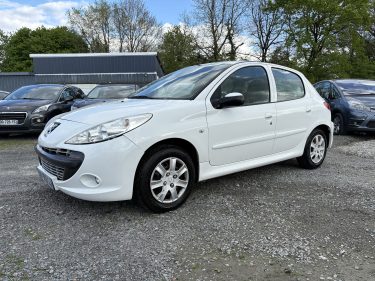 PEUGEOT 206+ 2010