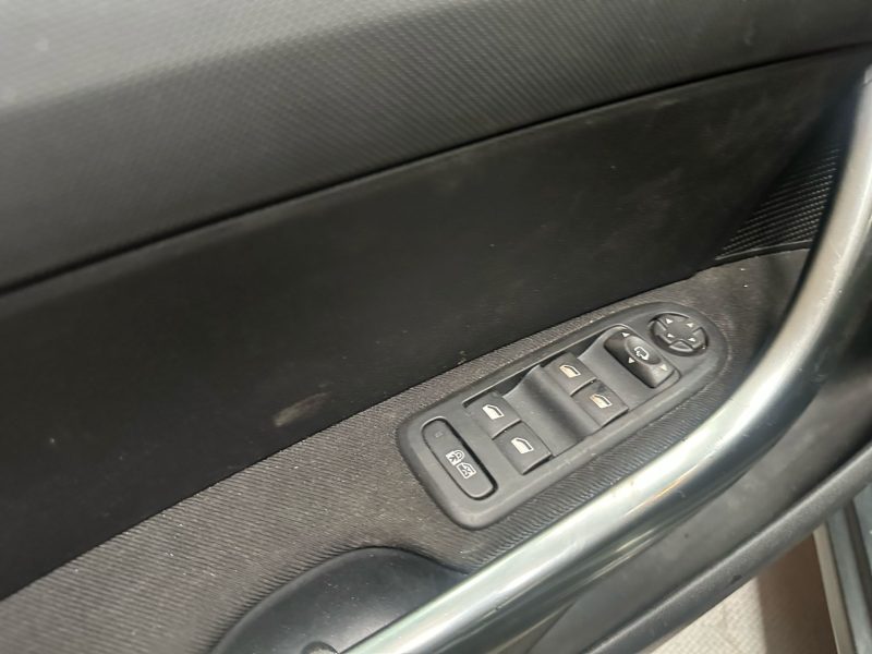 PEUGEOT 308 1.6 HDi 92 CV  2013