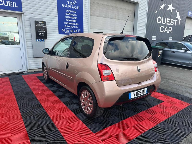 RENAULT TWINGO II 2011