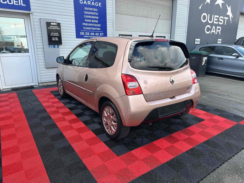 RENAULT TWINGO II 2011