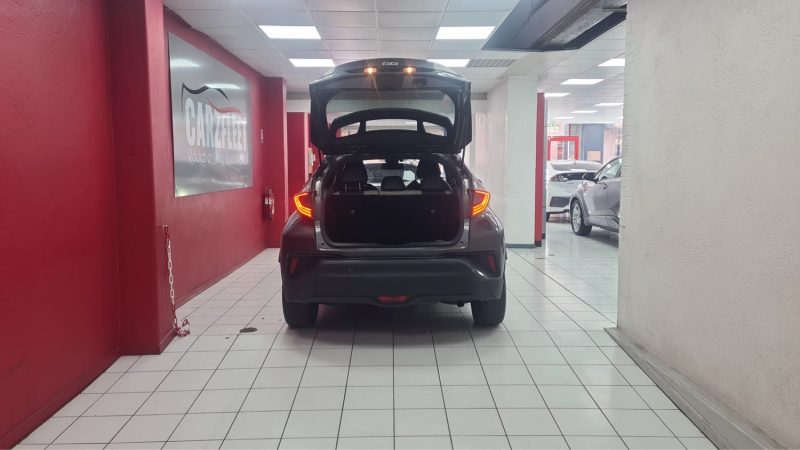 Toyota C-HR SUV COLLECTION 122cv /TVA RECUPERABLE/1 ERE MAIN