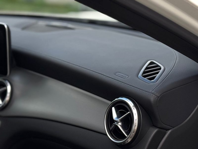 MERCEDES GLA 45 AMG 381CH 4MATIC GARANTIE 12MOIS