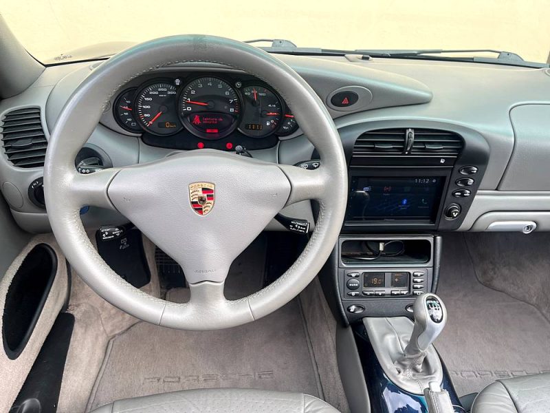 PORSCHE 911 Carrera Cabriolet - 2004