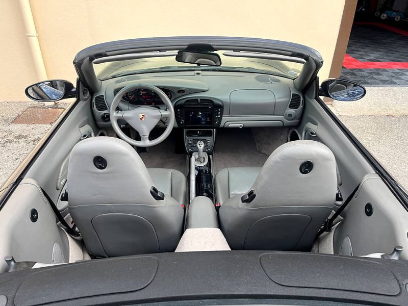 PORSCHE 911 Carrera Cabriolet - 2004