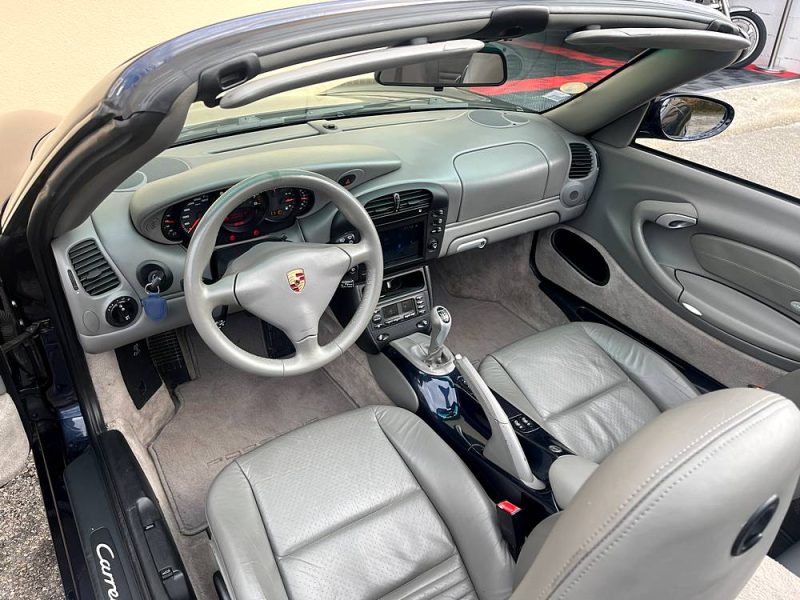 PORSCHE 911 Carrera Cabriolet - 2004