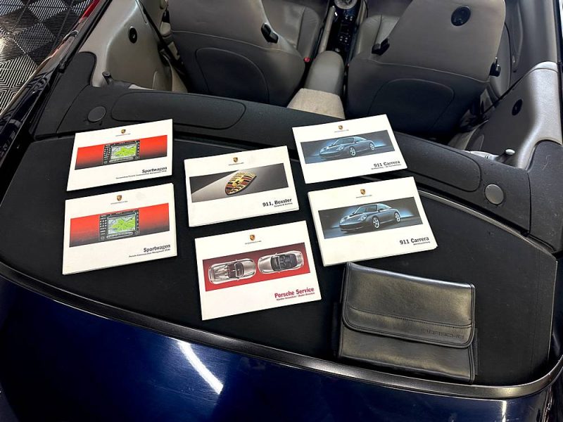 PORSCHE 911 Carrera Cabriolet - 2004