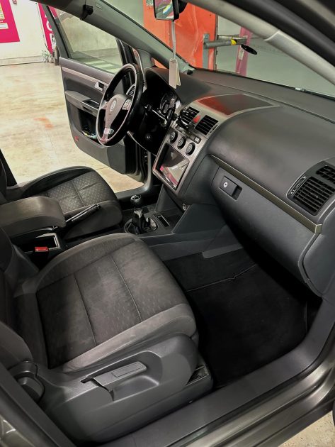 VOLKSWAGEN TOURAN 2007