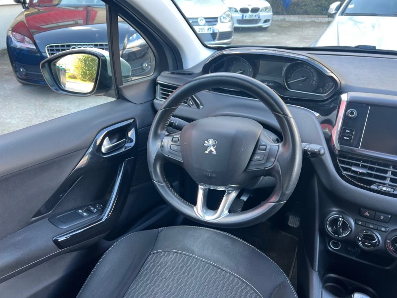 PEUGEOT 208 2017