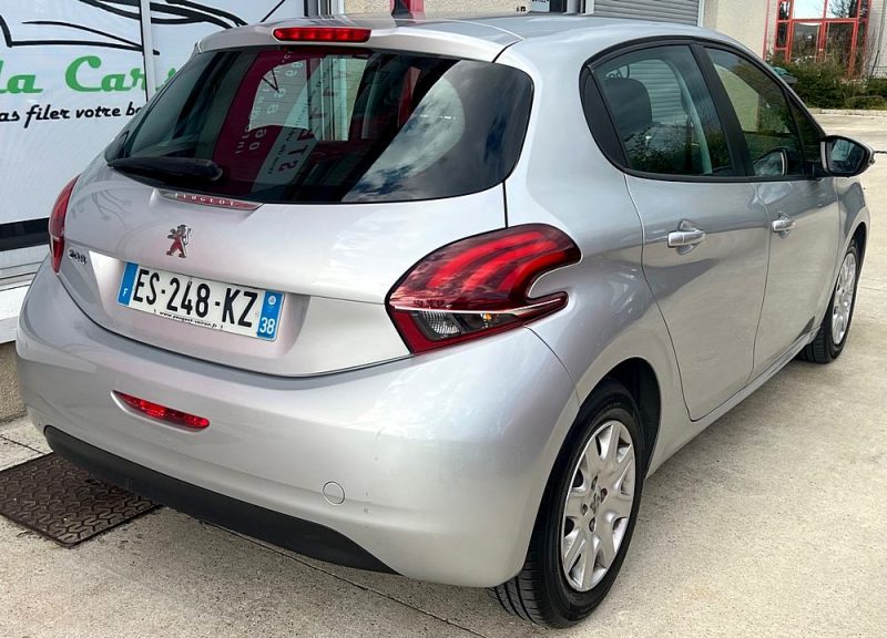 PEUGEOT 208 2017