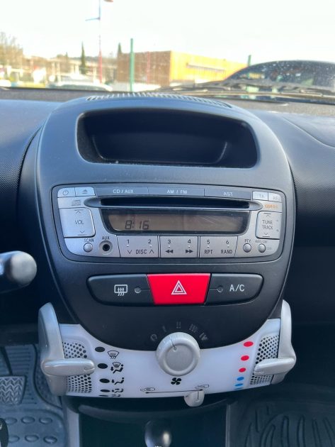 PEUGEOT  107 2012 1.0 68cv / Boita Automatique / Moteur à Chaine / CT OK 