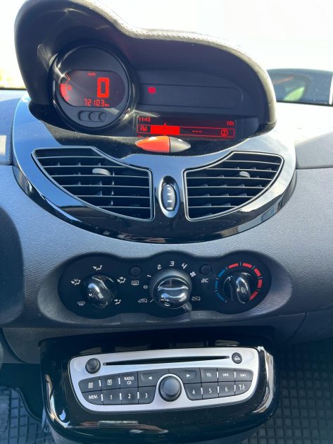 RENAULT  TWINGO 2 2011 1.2 LEV 75CV / Distribution OK / Révisée / CT OK 