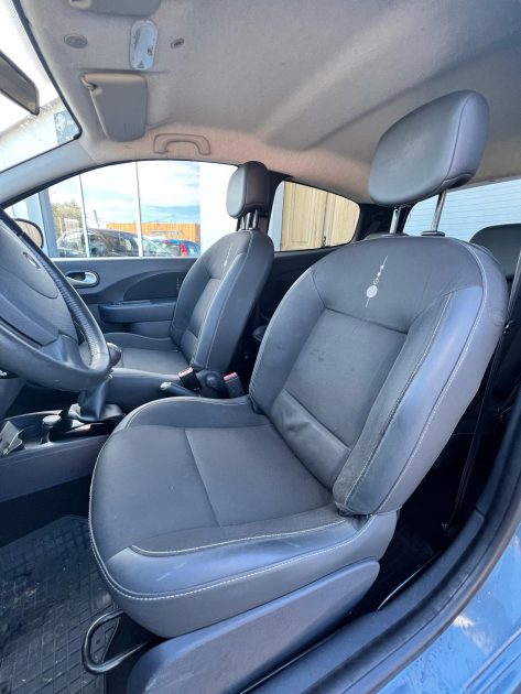 RENAULT  TWINGO 2 2011 1.2 LEV 75CV / Distribution OK / Révisée / CT OK 