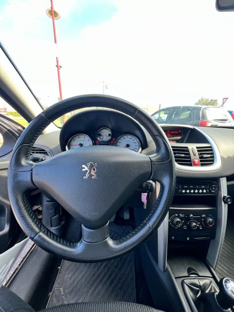 PEUGEOT  207 2011 1.4 Vti 95CV Urban / Moteur à Chaine / CT OK / Révisée 