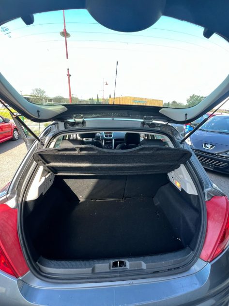 PEUGEOT  207 2012 1.4Vti 95CV Urban / Kit Chaine Neuf / Révisée / CT OK 