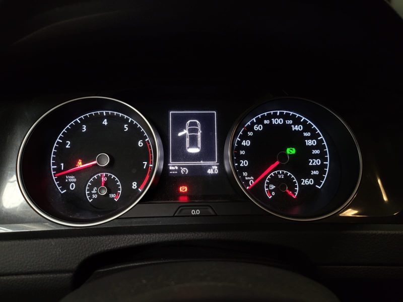 VOLKSWAGEN GOLF 1.5 TSI 150cv CONFORTLINE / SUIVI OK / SIEGES CHAUFFANTS /KEYLESS