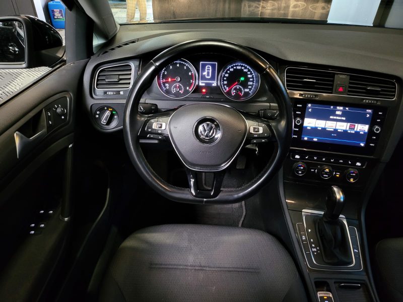 VOLKSWAGEN GOLF 1.5 TSI 150cv CONFORTLINE / SUIVI OK / SIEGES CHAUFFANTS /KEYLESS
